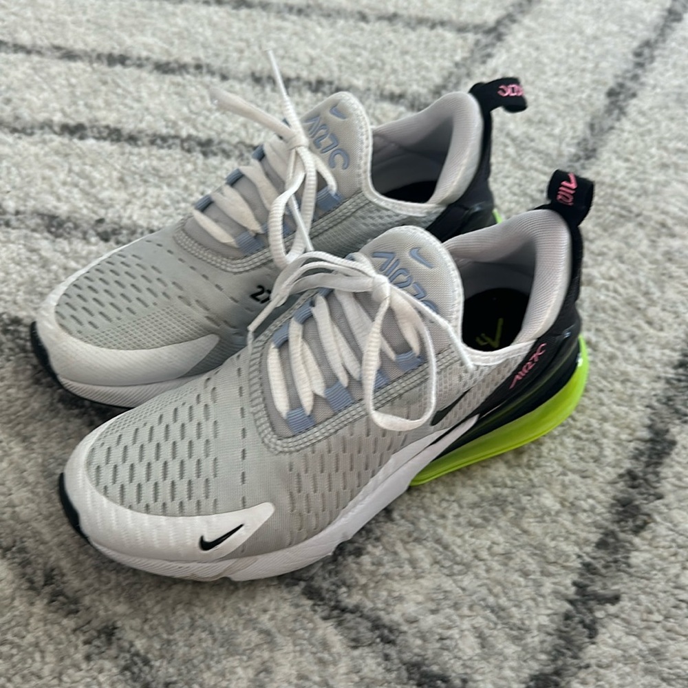 Nike Air 270 - 4.5Y in fantastic condition